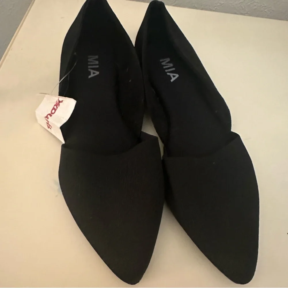 MIA Black Pointed Toe Flats, NWT, Size 7.5 - Picture 1 of 3